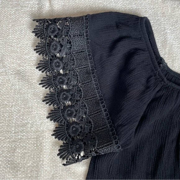 Pull and Bear women’s black blouse size s beautiful lace detail - Picture 4 of 13